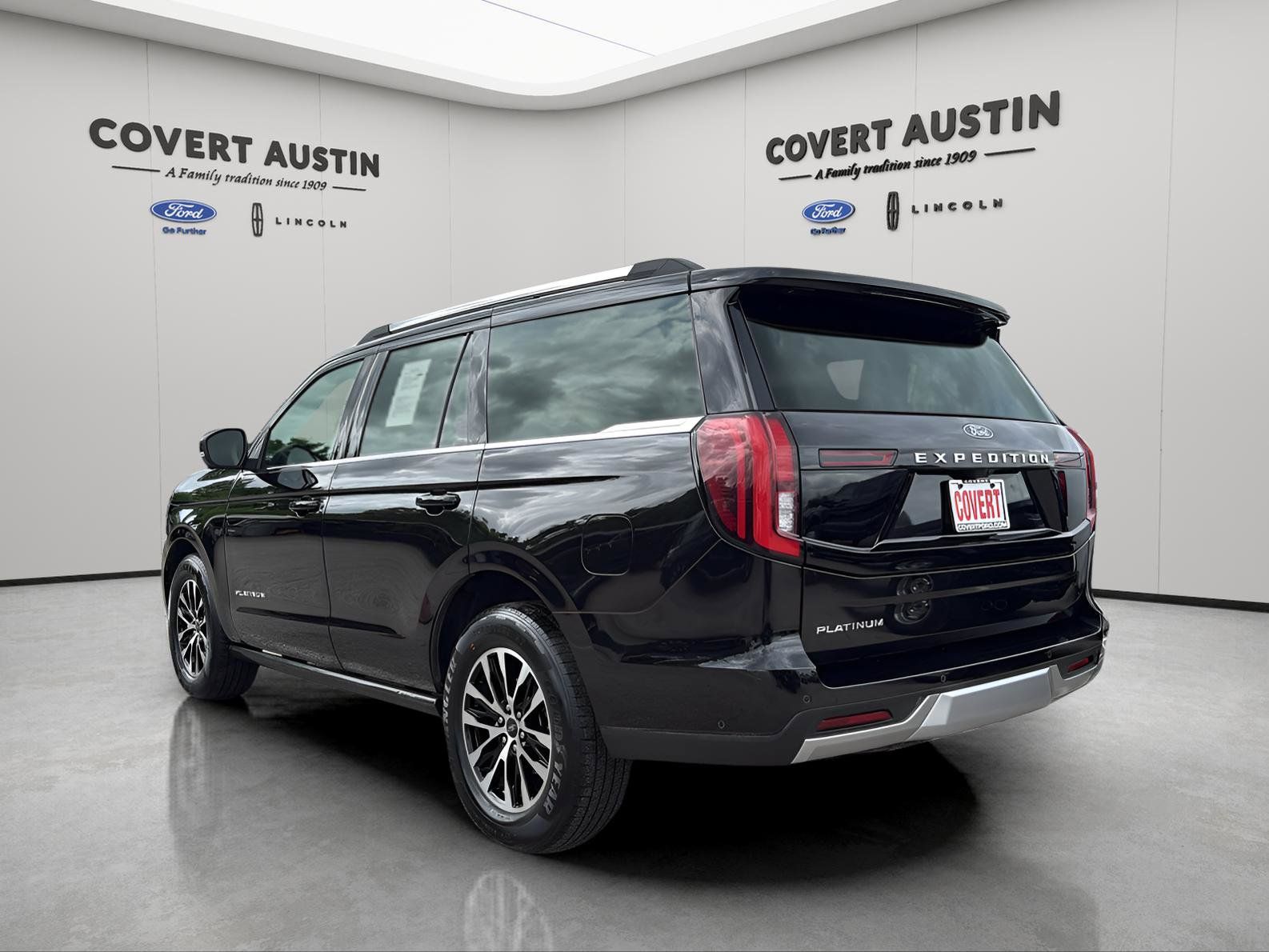 Used Car 2025 Ford Expedition  Platinum For Sale Under $80,000 In Austin, Texas