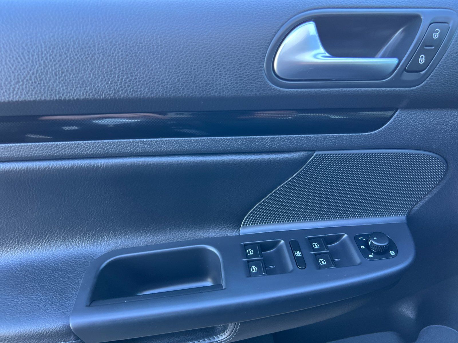 used 2014 Volkswagen Jetta SportWagen car, priced at $12,998