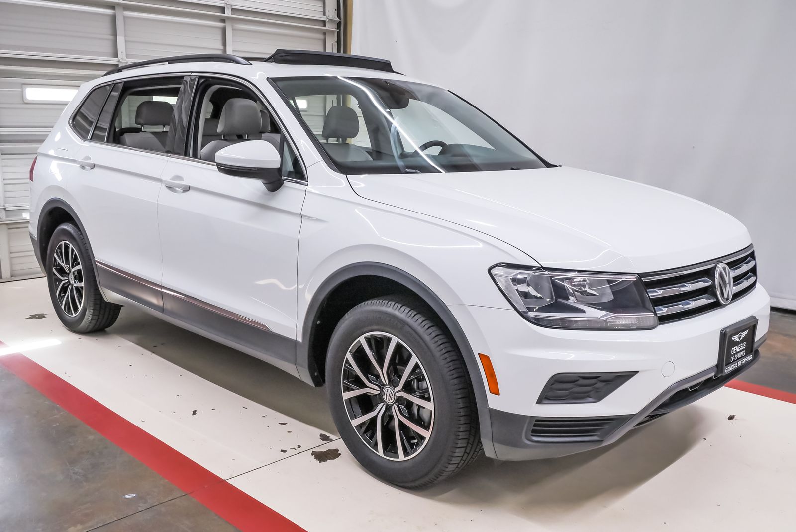 2021 Volkswagen Tiguan 2.0T SE White at Big Star Buick GMC