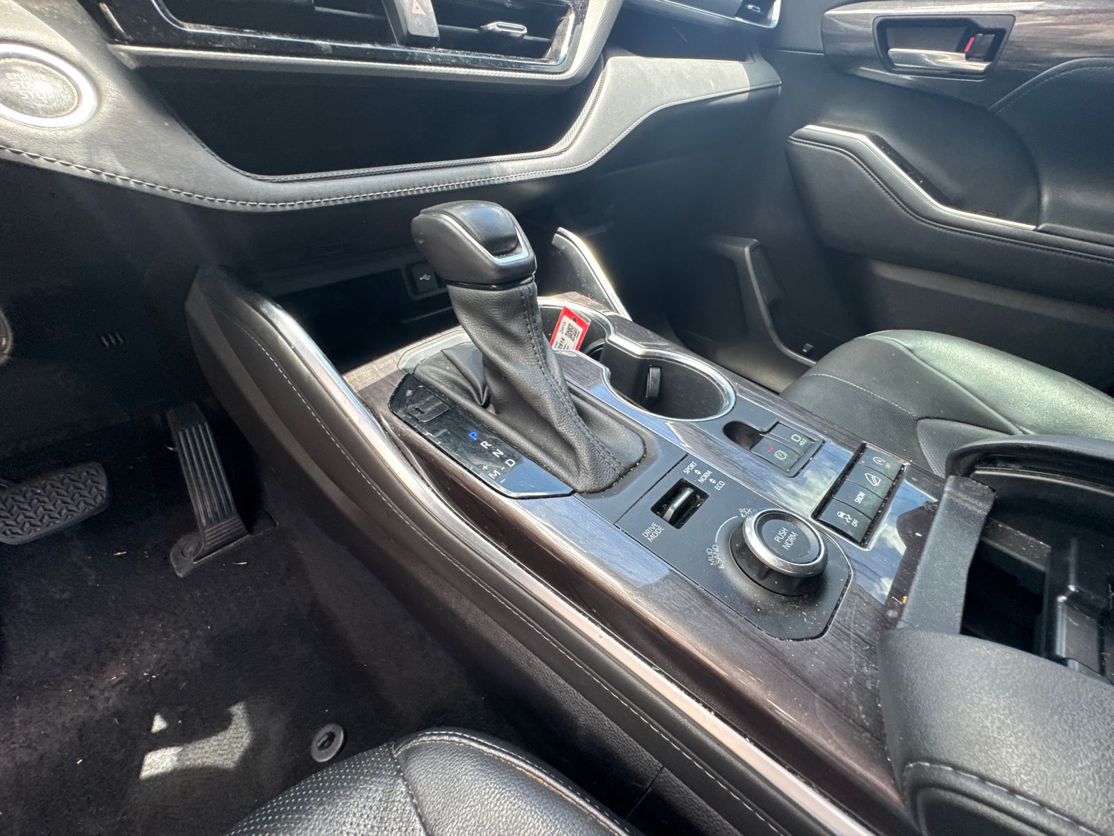 Used 2021  Toyota Platinum image 32