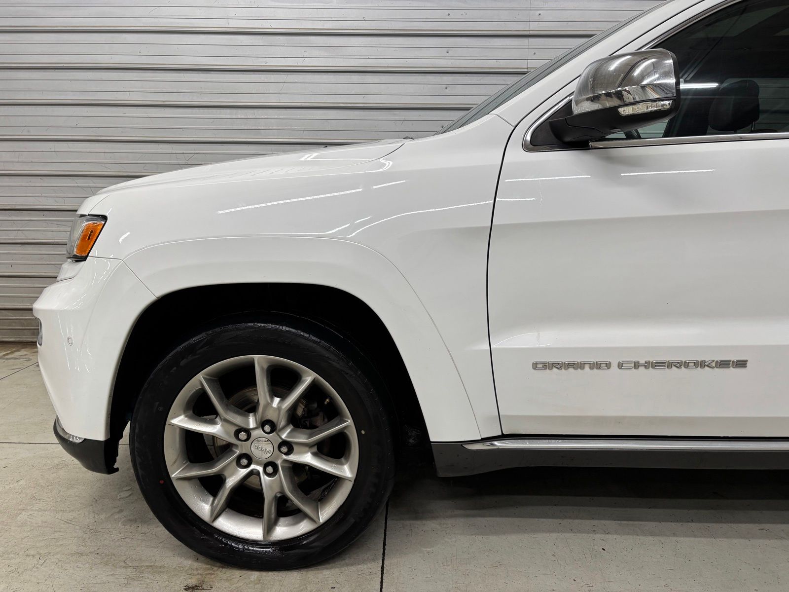 2015 Jeep Grand Cherokee Summit - Image 4