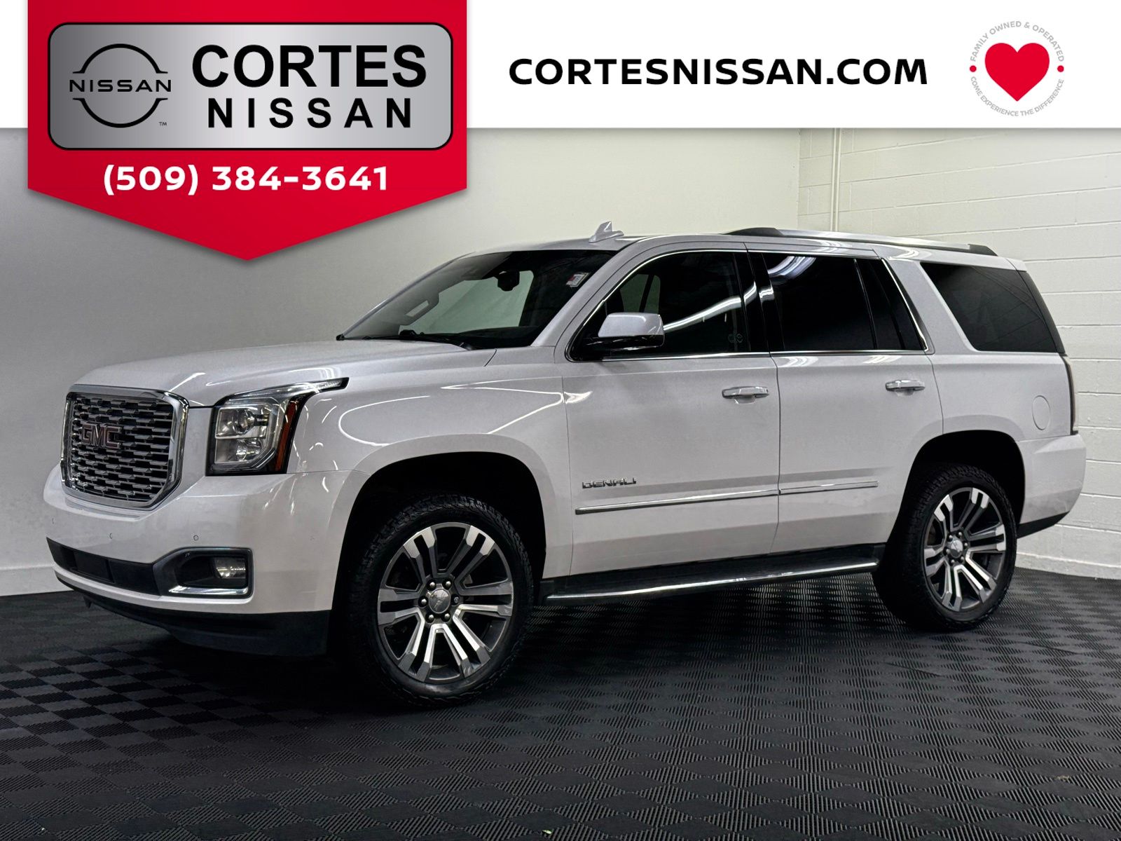 White Frost Tricoat 2018 GMC Yukon SUV / Crossover Four-Wheel Drive
