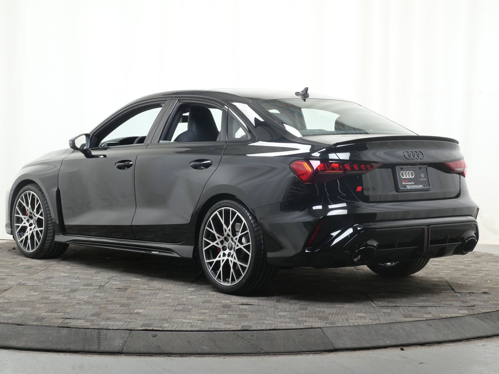 View vehicle photo 4