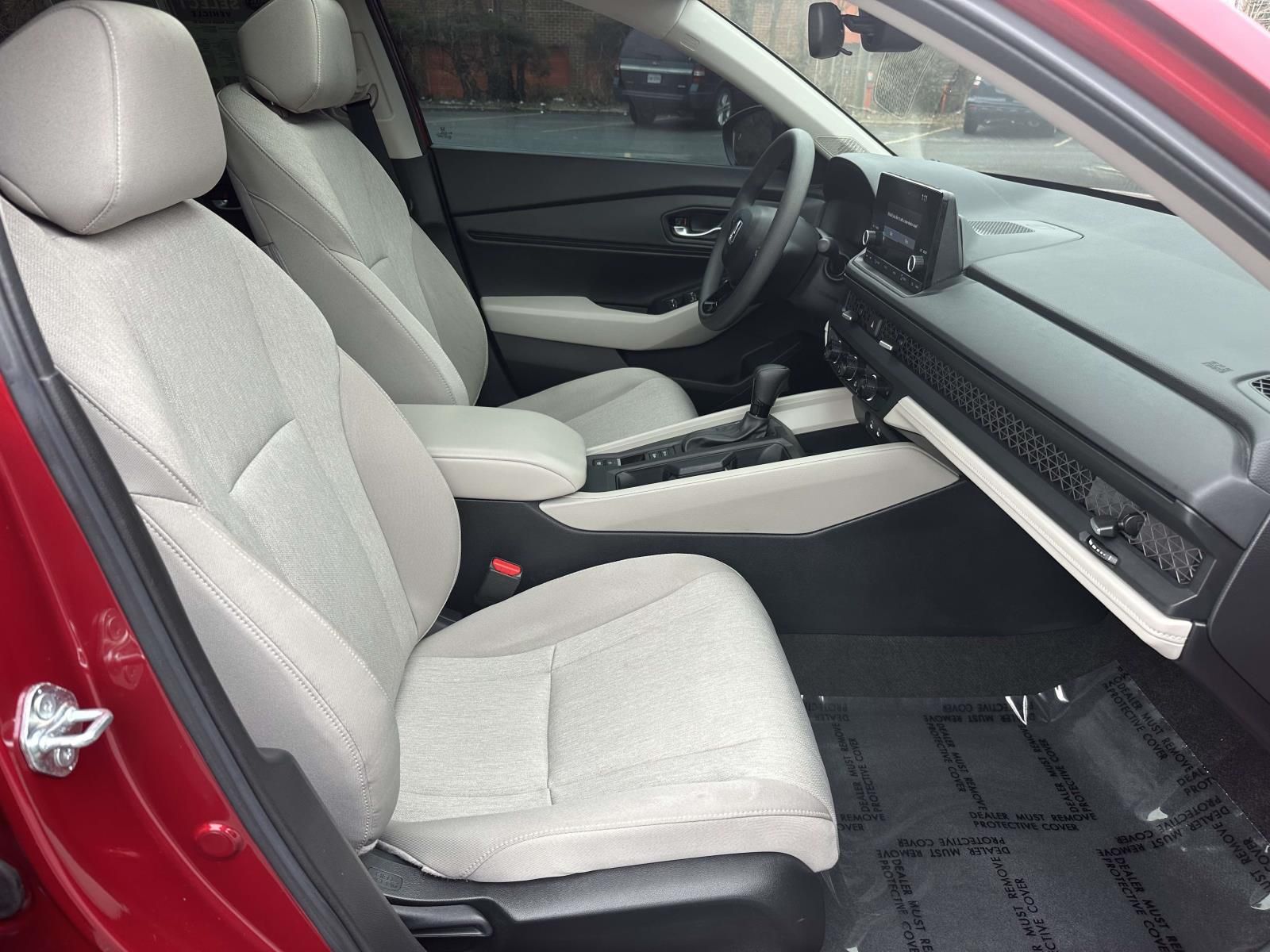 Used 2025 Red Honda SE image 31