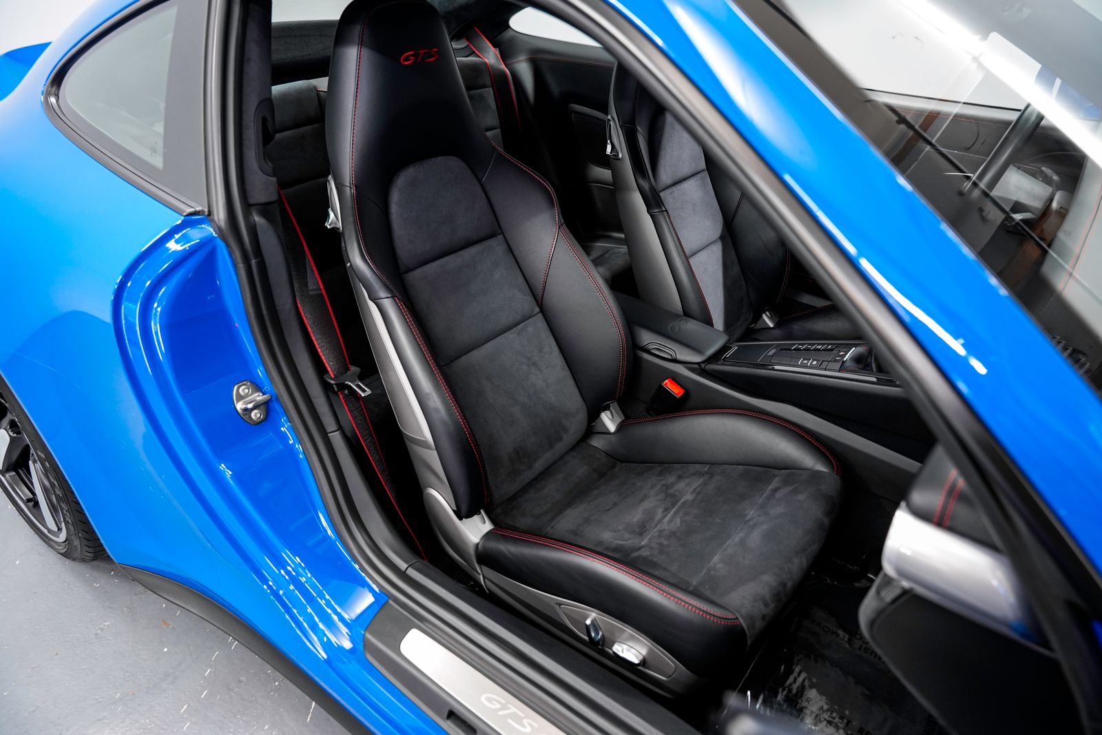 2016 Porsche 911 Carrera GTS — photo 30