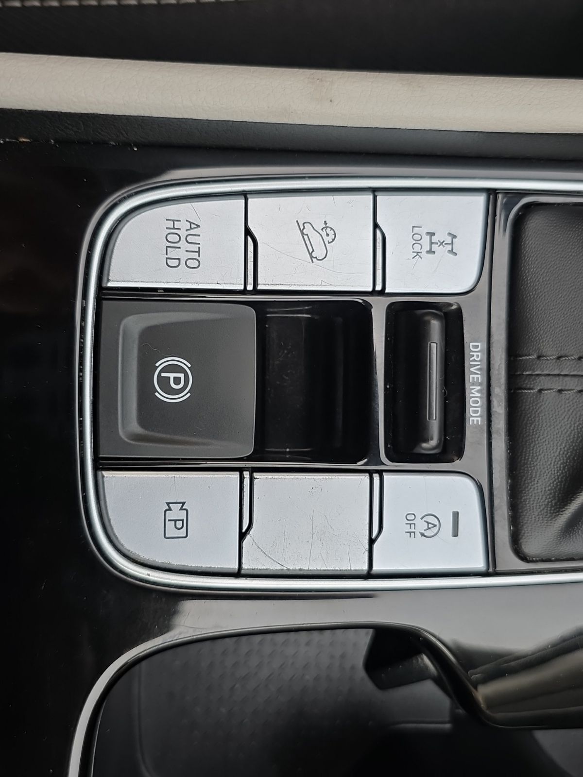 Used 2024 Black Hyundai SEL image 23