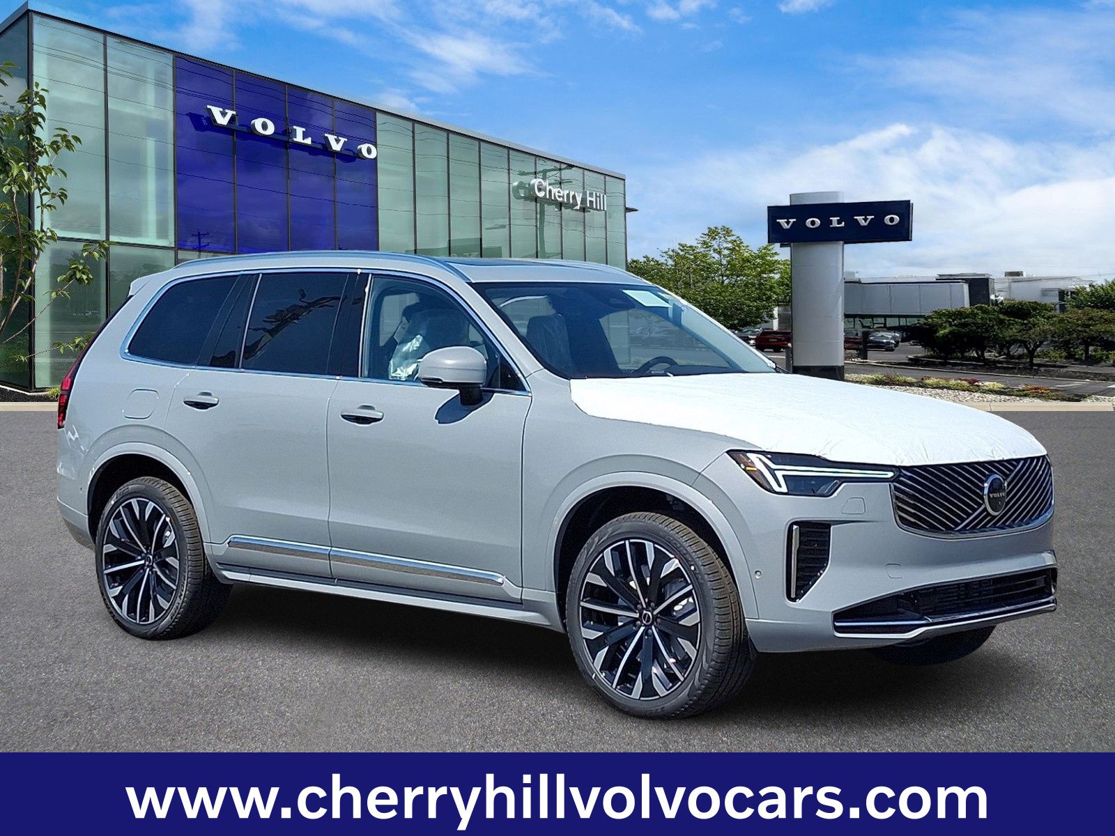 Gray (Vapour Grey Metallic) 2026 Volvo XC90 Recharge T8 Plus 7-Passenger eAWD SUV / Crossover All-Wheel Drive Automatic