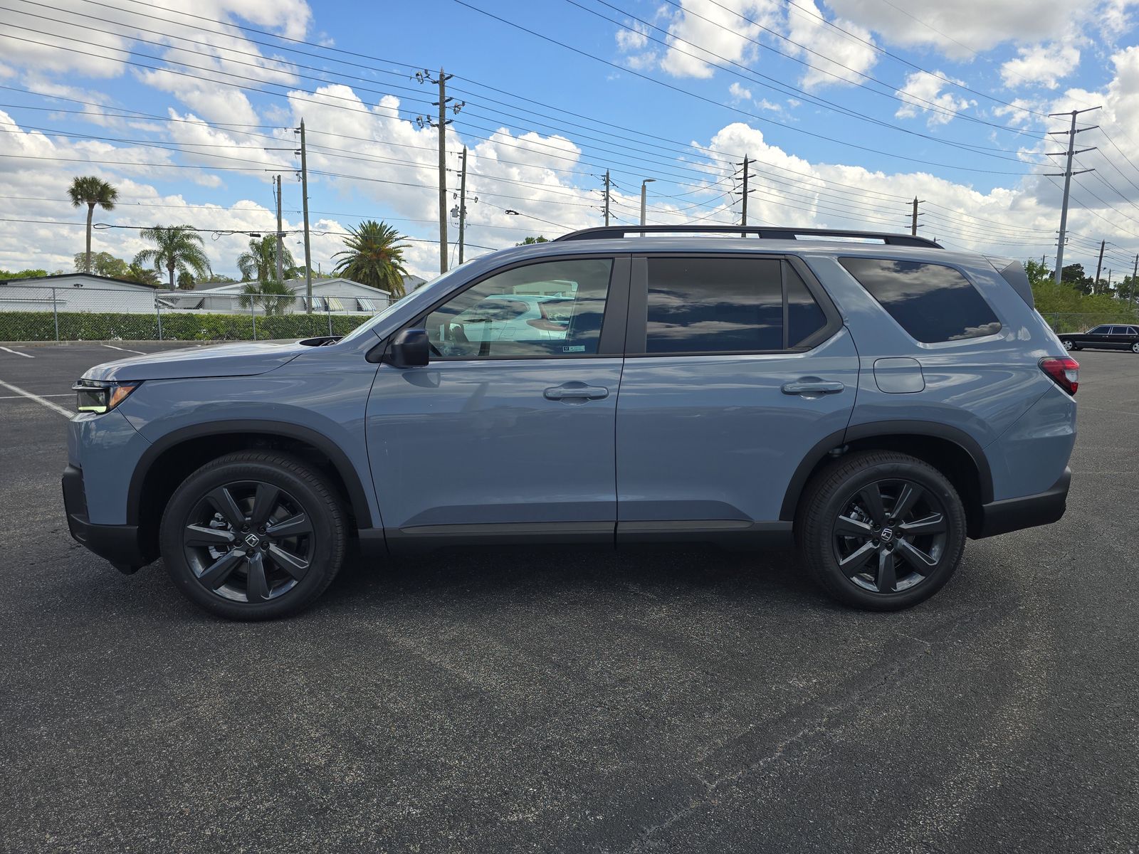 View vehicle photo 6