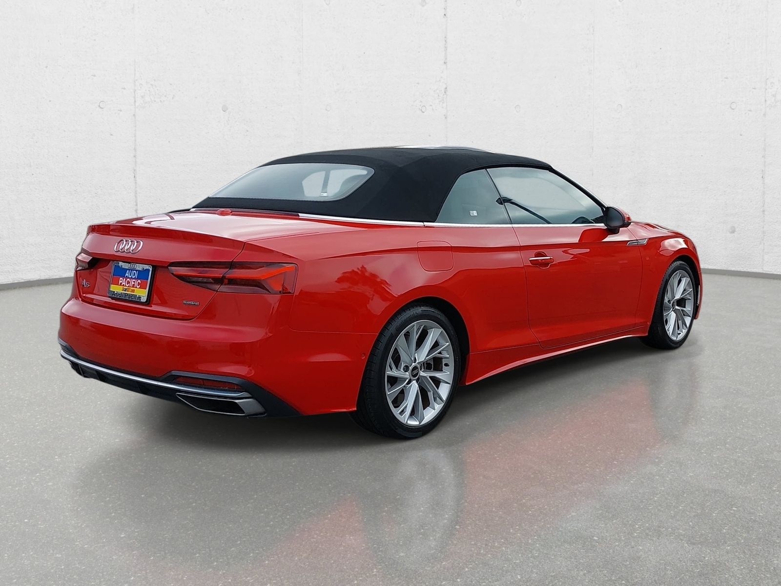 View vehicle photo 5