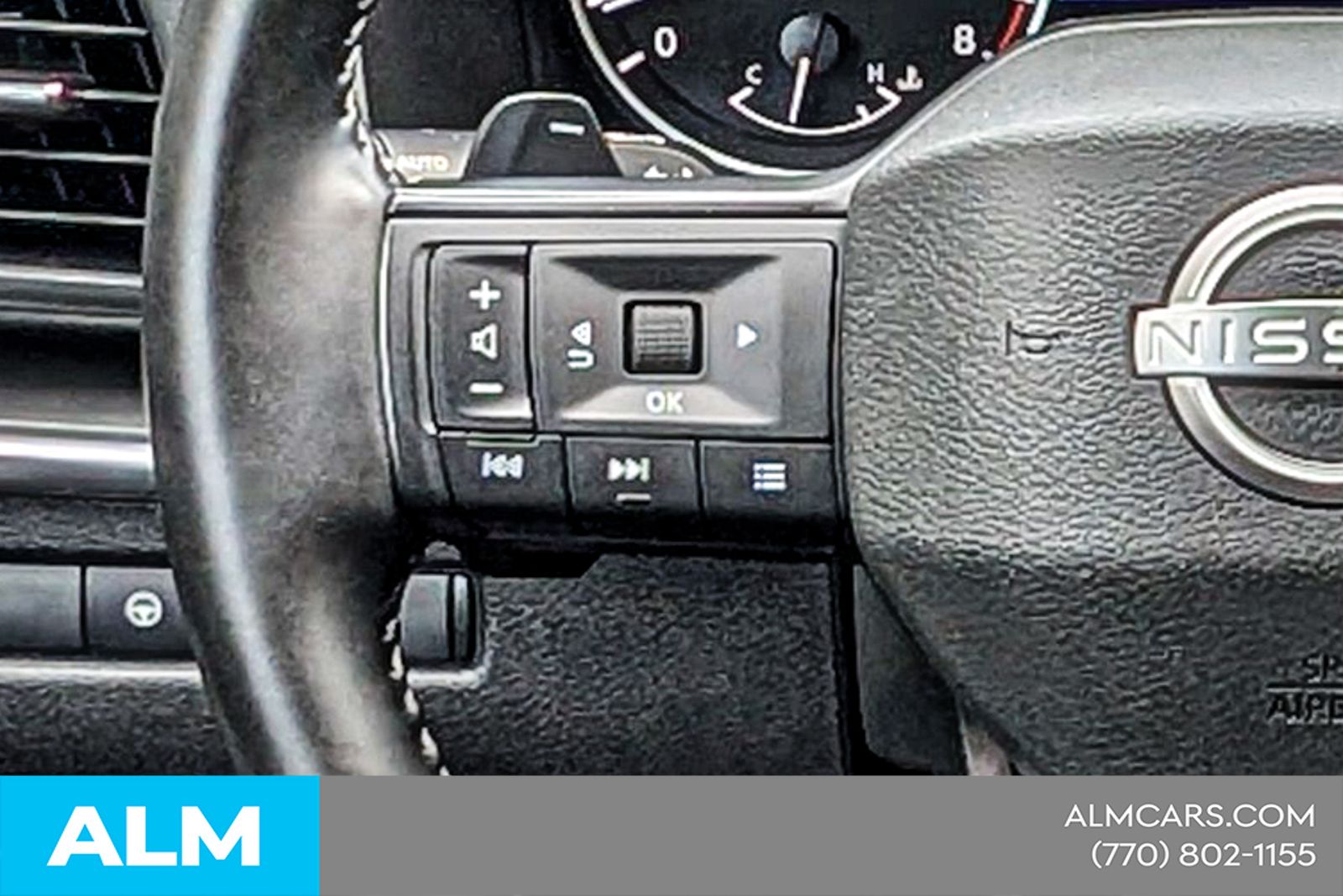 Used 2025 Beige/tan Nissan SV image 27