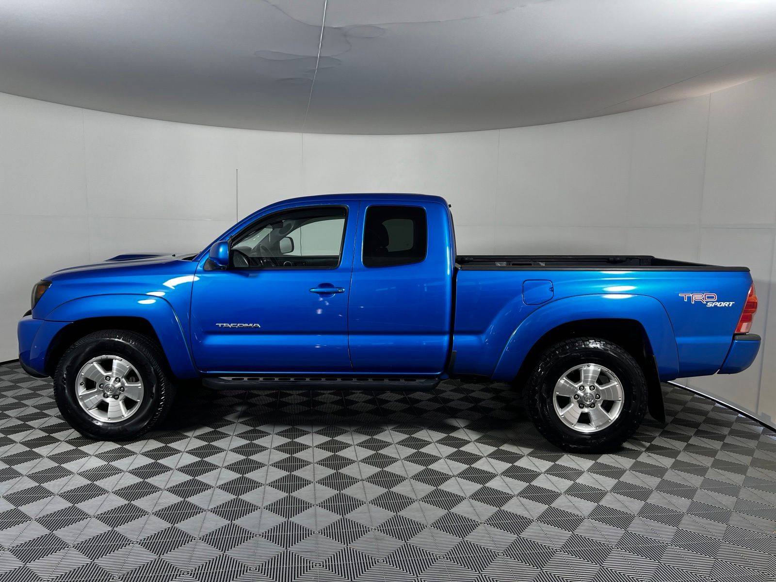 Thumbnail: 2007 Toyota Tacoma - 8