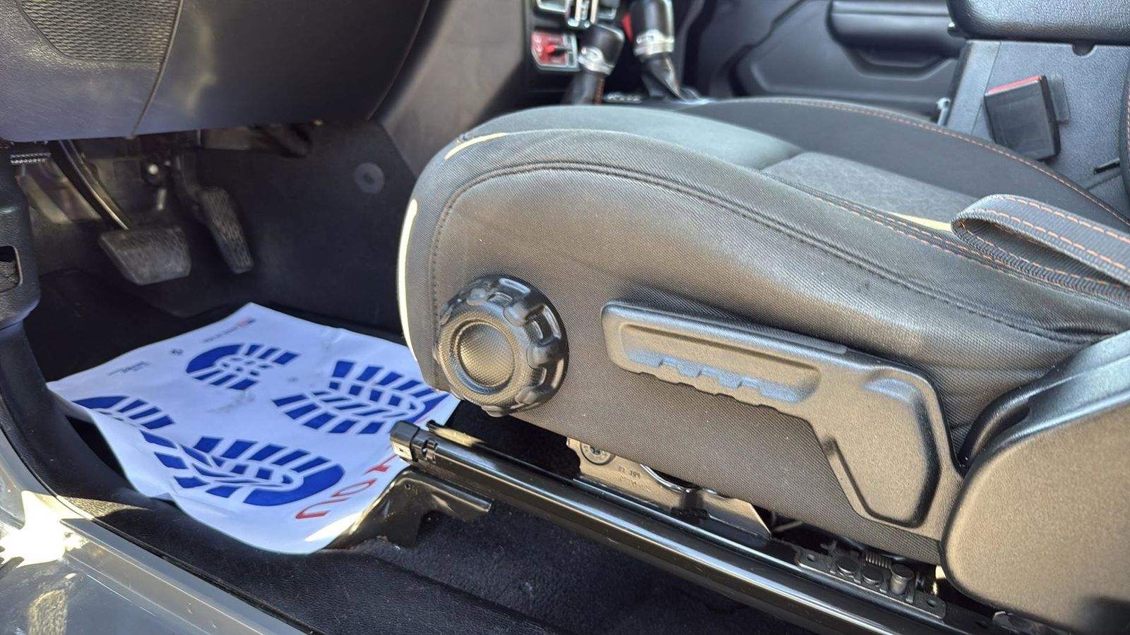 Used Car 2021 Jeep Gladiator  Mojave For Sale Under $40,000 In Austin, Texas