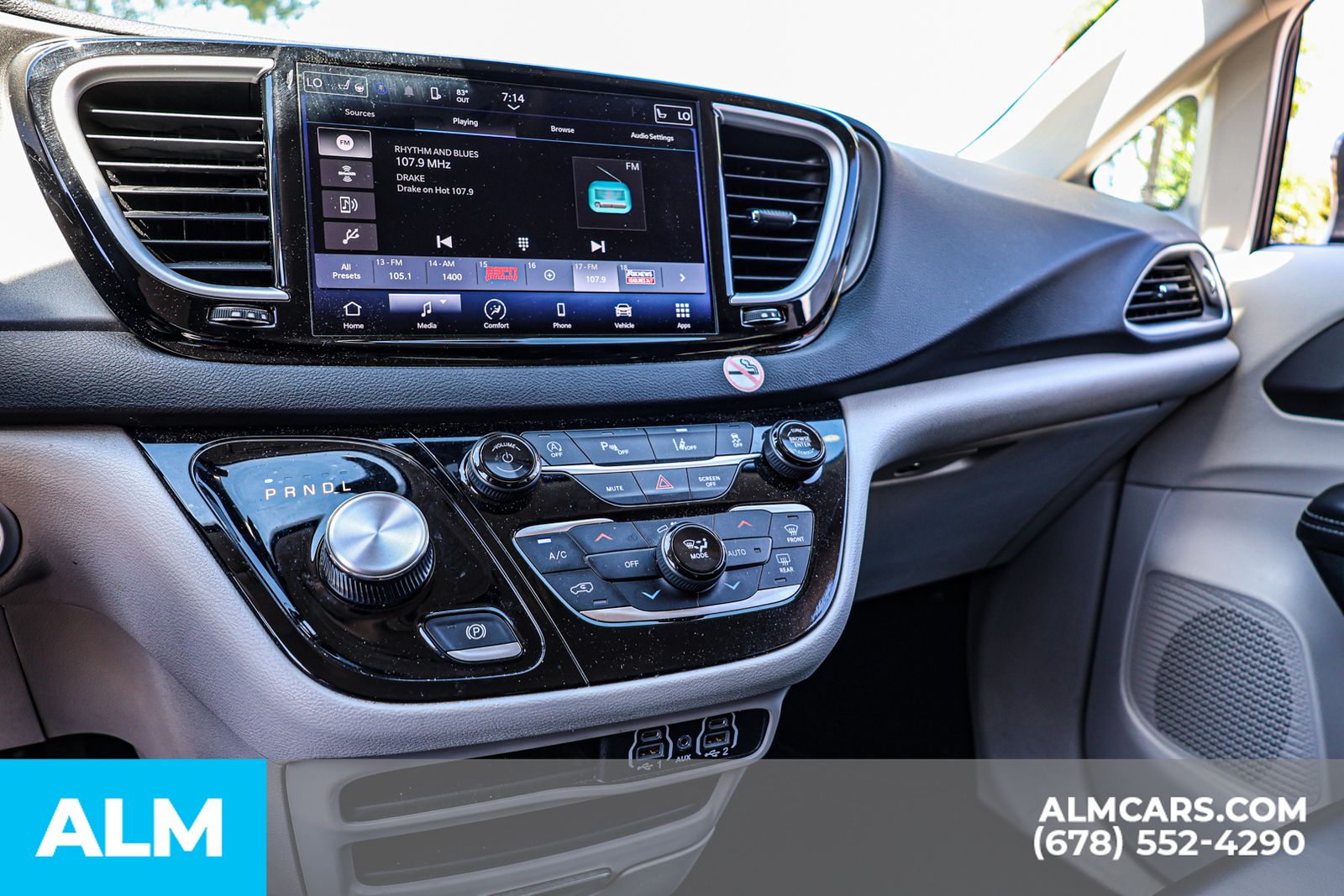 2023 Chrysler Pacifica Touring L photo 35