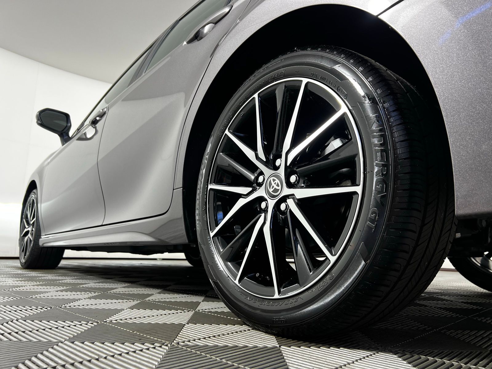 2024 Toyota Camry SE 25