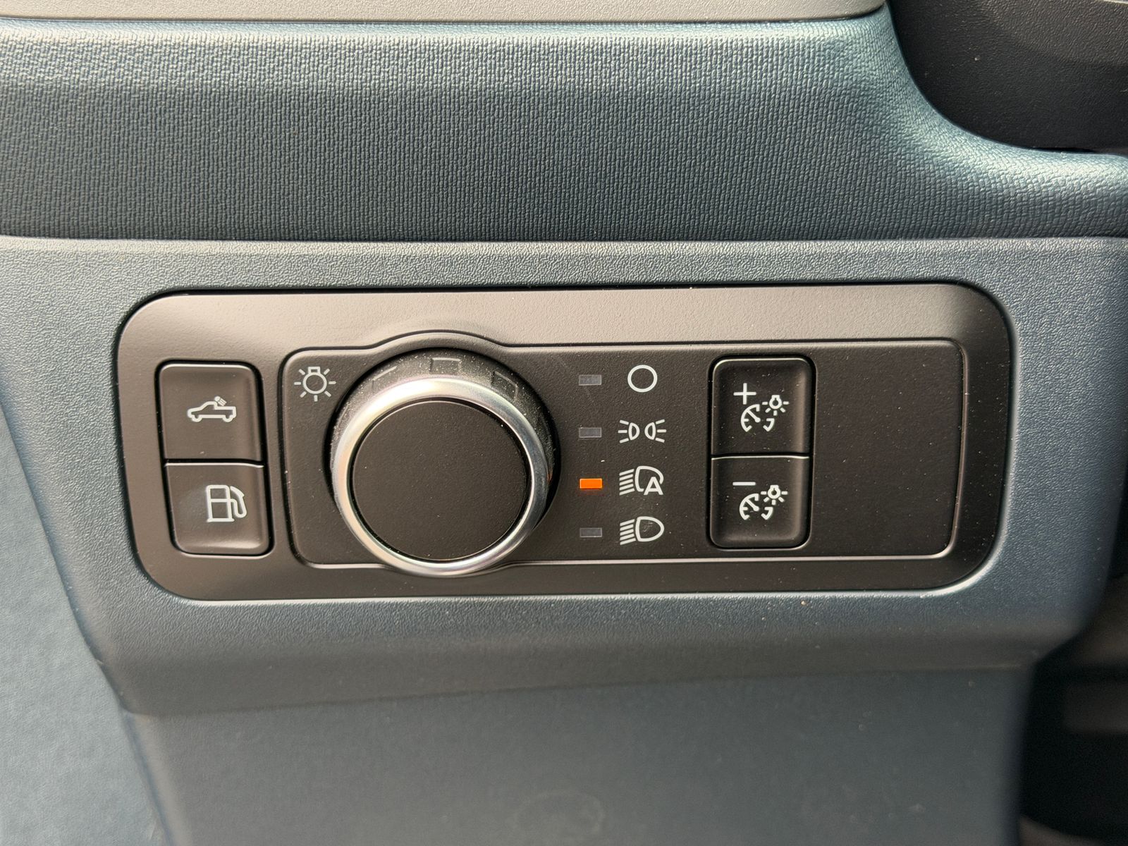 New 2026 Carbonized Gray Metallic Ford XL image 31