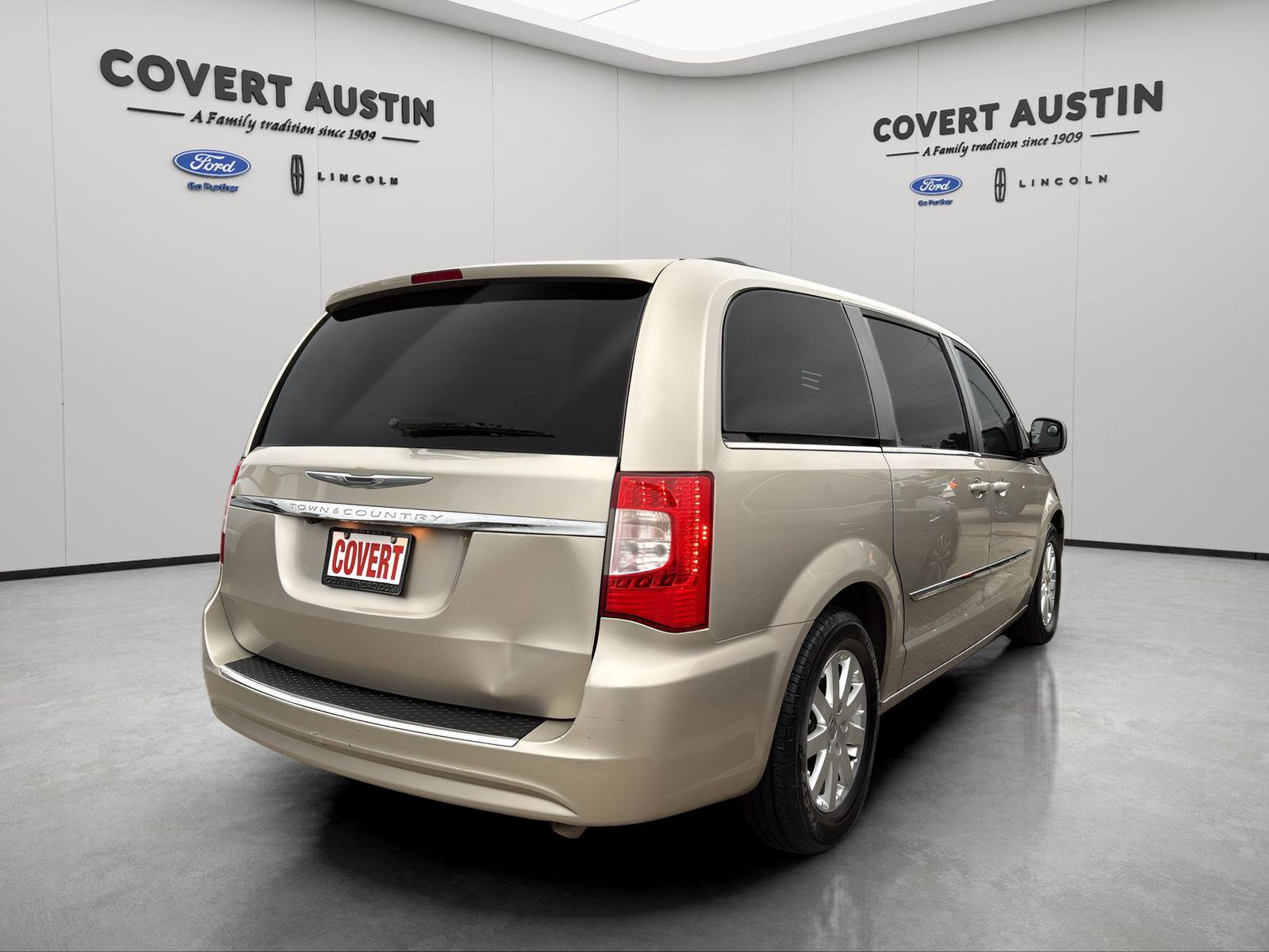Used Car 2016 Chrysler Town & Country  Touring For Sale Under $10,000 In Austin, Texas