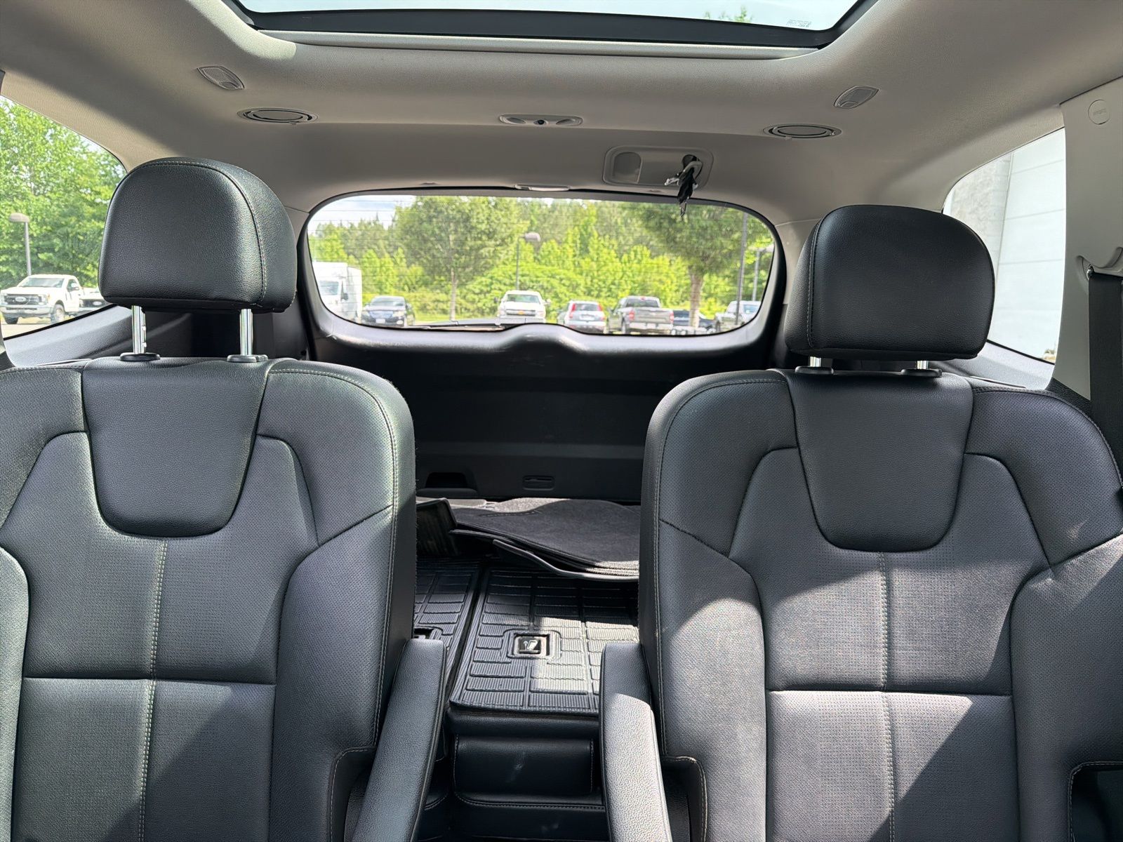Used 2024 Everlasting Silver Kia SX image 32