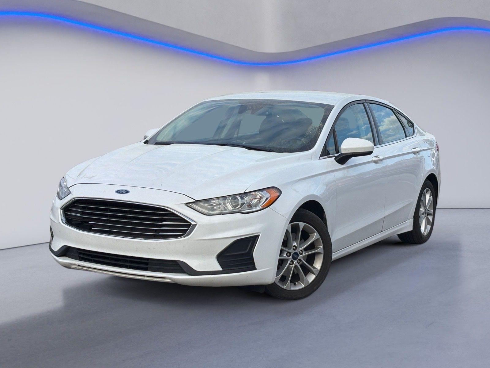 White 2019 Ford Fusion SE Sedan Front-Wheel Drive 6-Speed Automatic