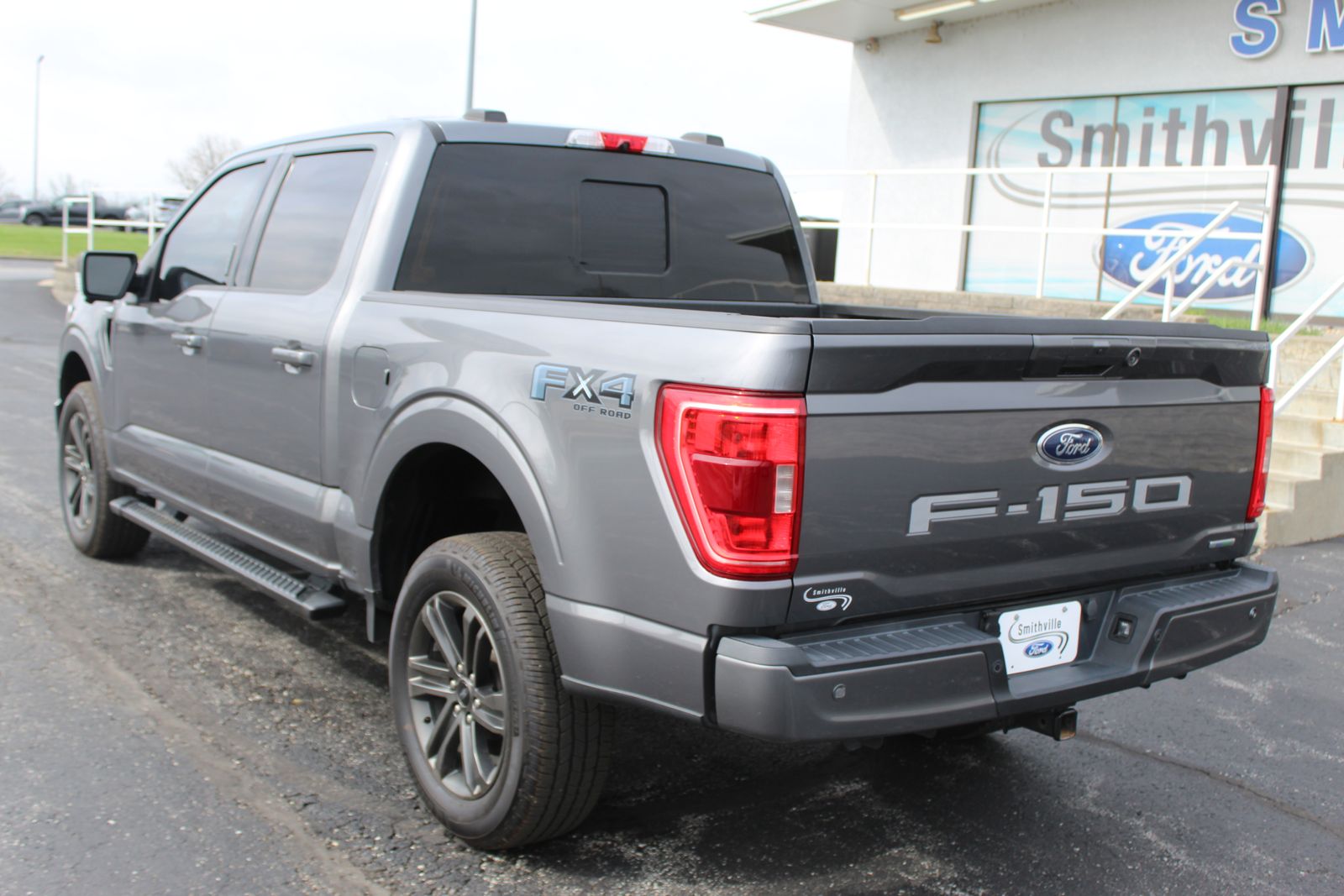 View vehicle photo 7