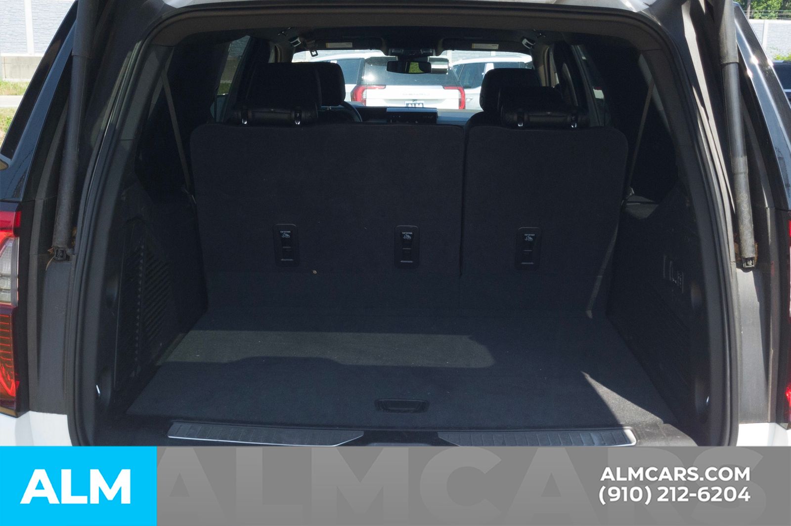 Used 2025 Summit White GMC Denali image 9