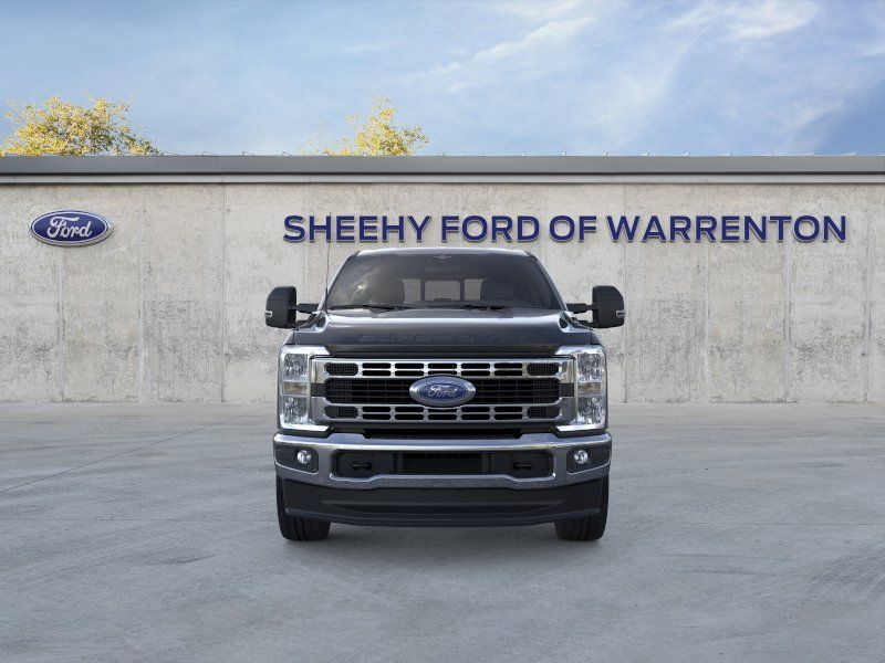 New 2026 Agate Black Metallic Ford XLT image 2