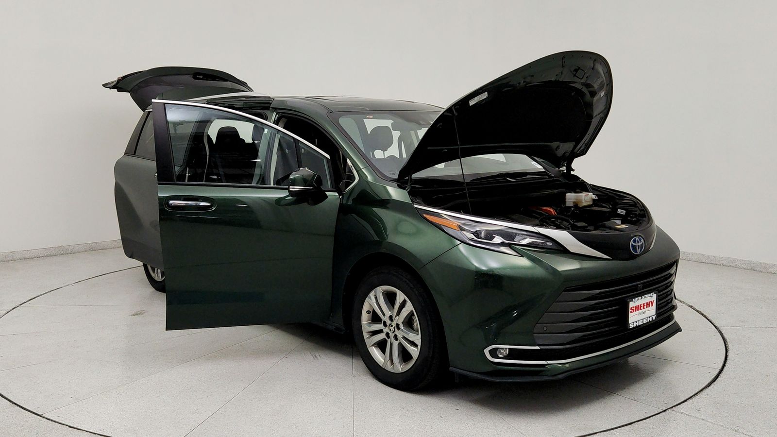 Used 2024  Toyota Platinum image 11