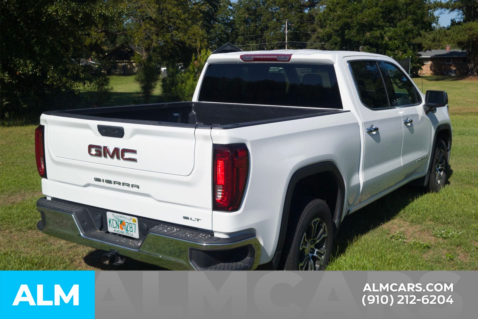 Used 2025 Summit White GMC SLT image 22