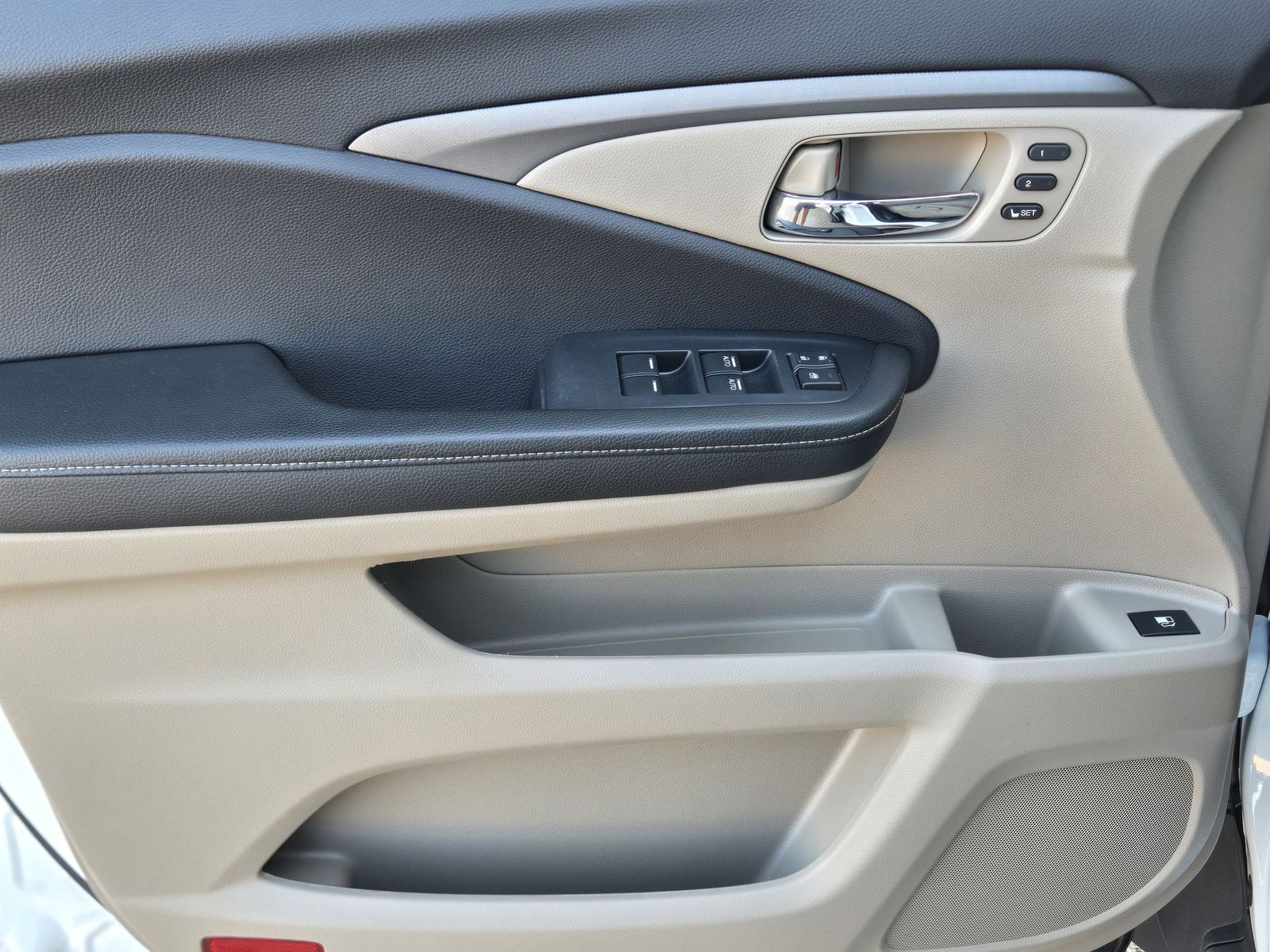 2022 Honda Ridgeline RTL White at AutoSavvy Houston Southwest