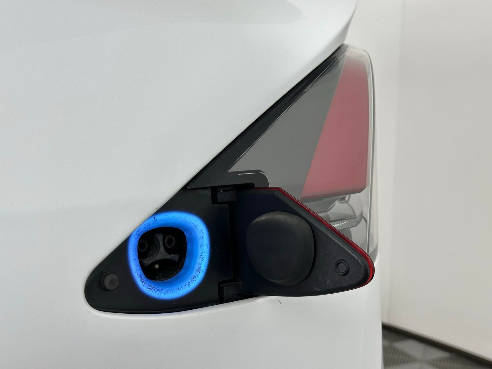 2016 Tesla Model X - Photo 9