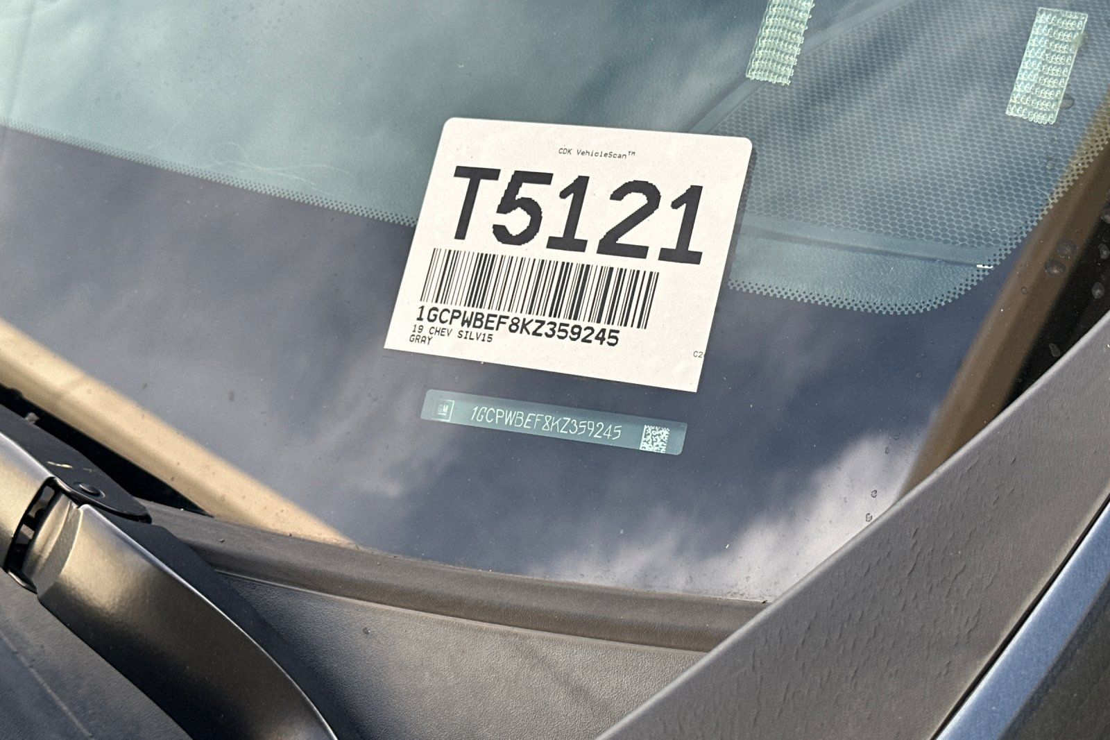 View vehicle photo 4