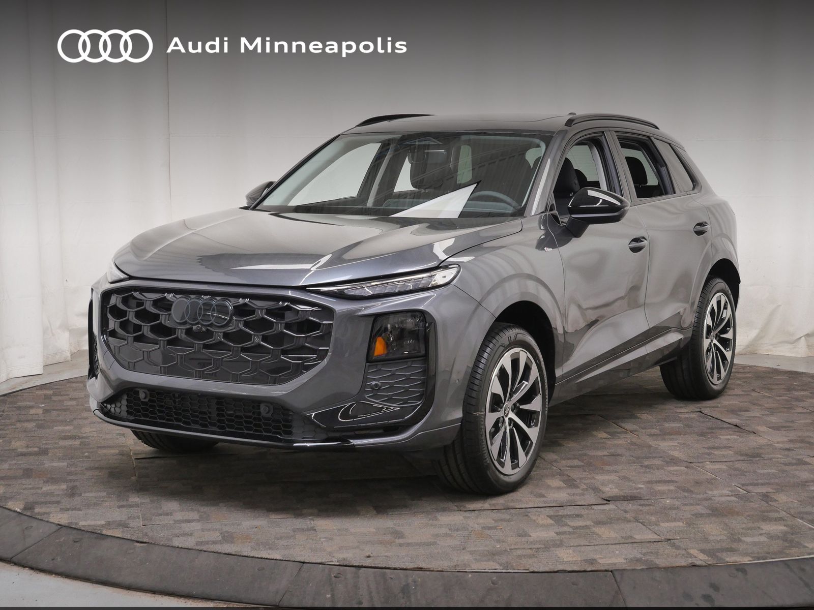 Daytona Gray Pearl Effect 2026 Audi Q3 SUV / Crossover All-Wheel Drive 7-Speed Automatic