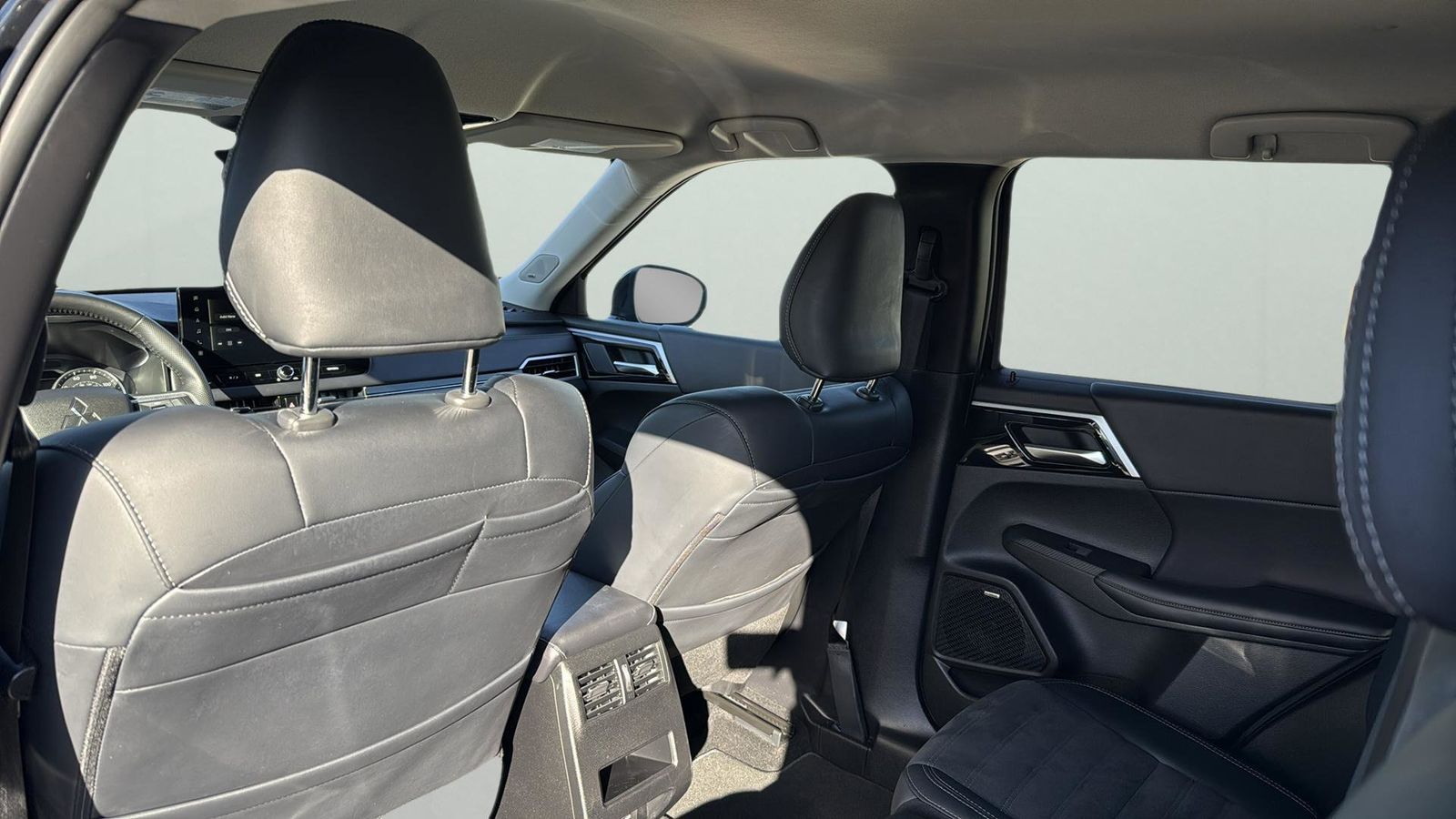 Used Car 2025 Mitsubishi Outlander  Se For Sale Under $30,000 In Austin, Texas