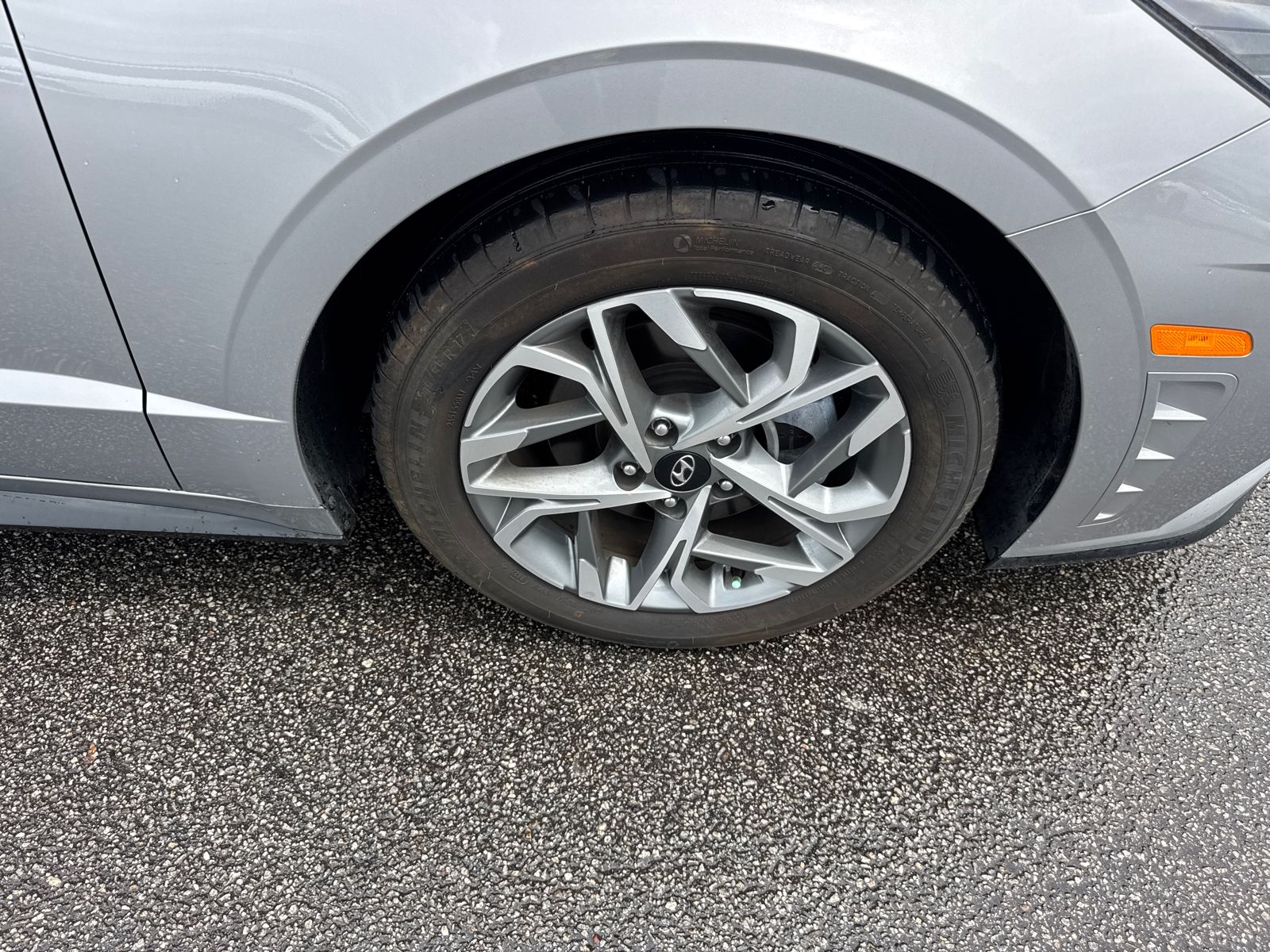 Used 2023 Silver Hyundai SEL image 12