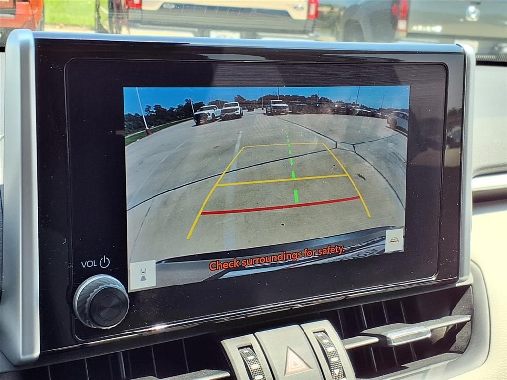 2023 Toyota RAV4 Hybrid XLE Premium - 4