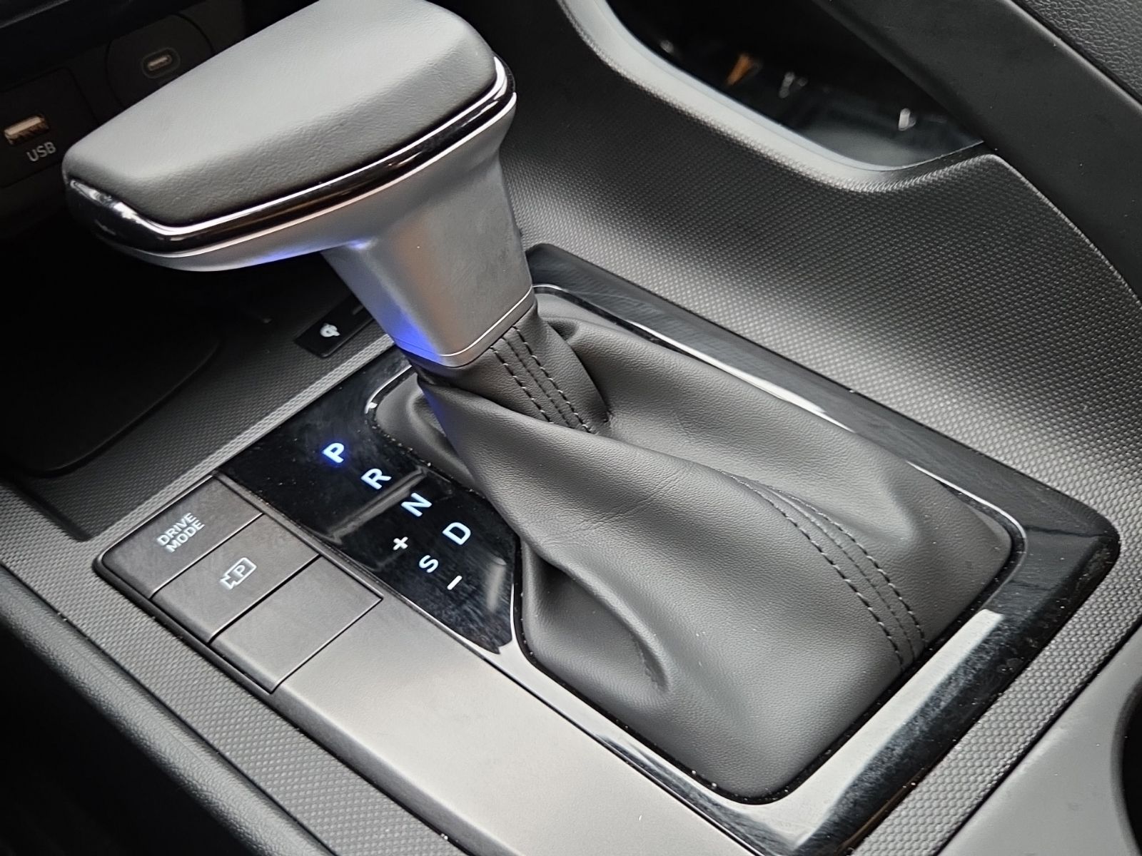 Used 2026 Gray Hyundai SEL Sport image 18