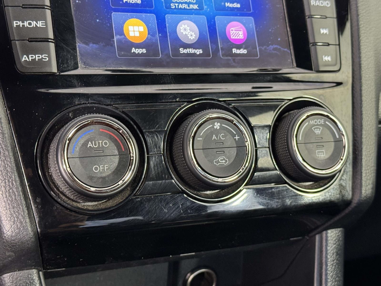 Used 2019 Blue Subaru Base image 25