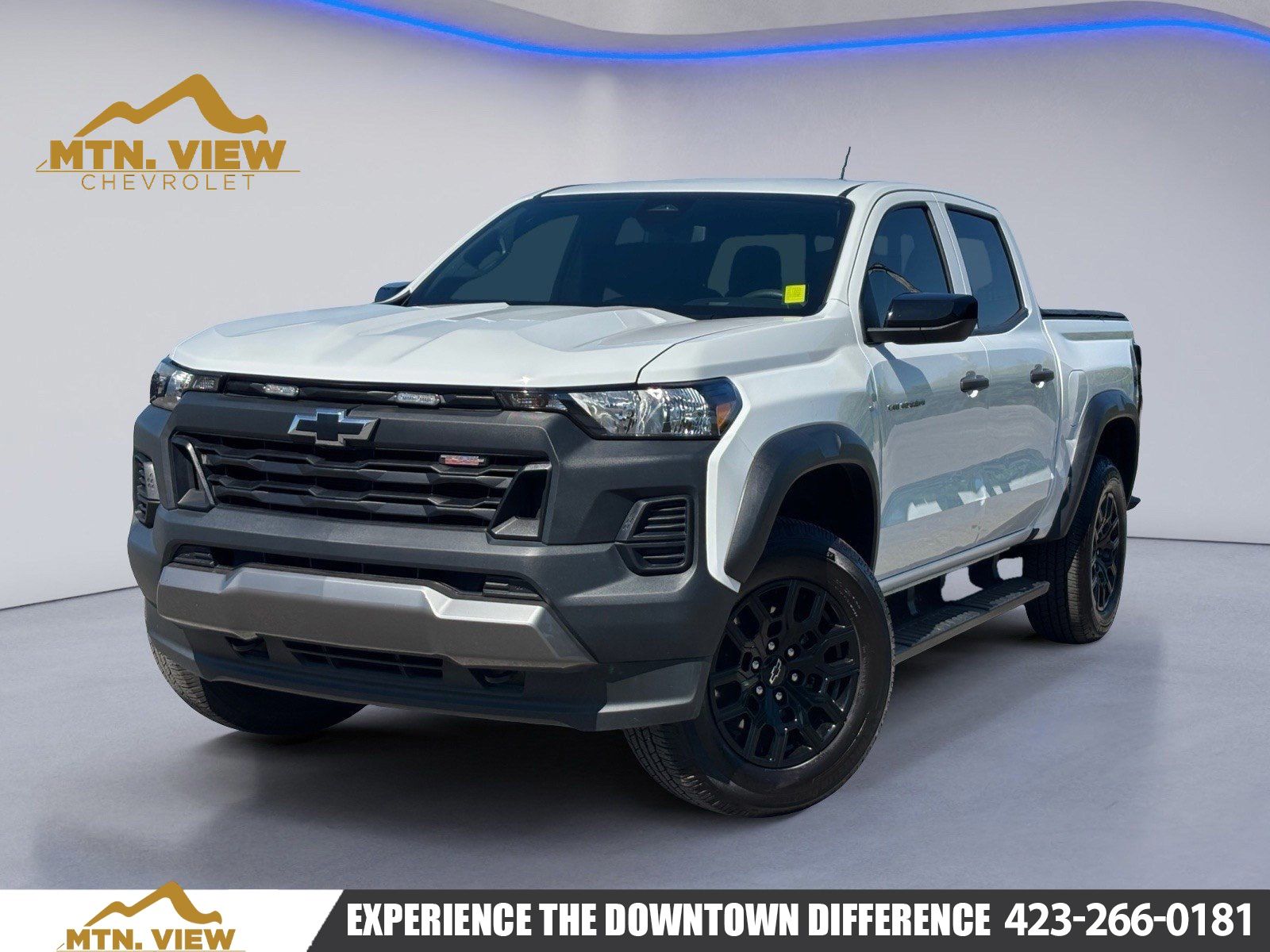 Summit White 2024 Chevrolet Colorado Trail Boss Crew Cab 4WD Pickup Truck Four-Wheel Drive 8-Speed Automatic