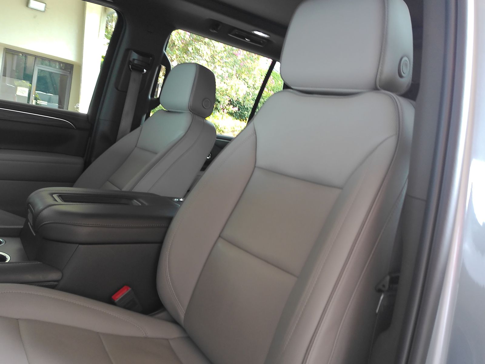 Used 2024 Silver GMC SLT image 12