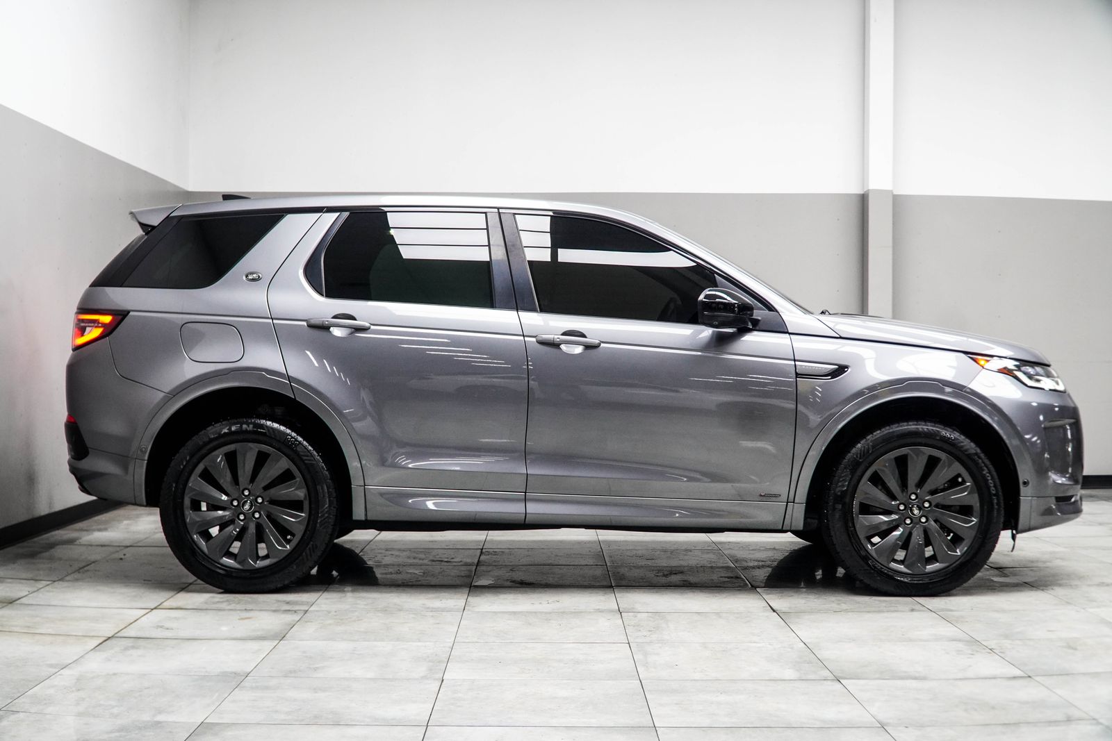 View vehicle photo 6