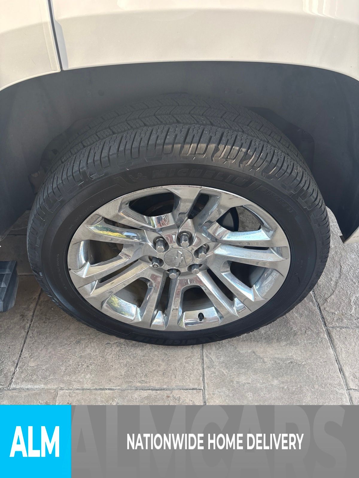 Used 2019 Iridescent Pearl Tricoat Chevrolet Premier image 4