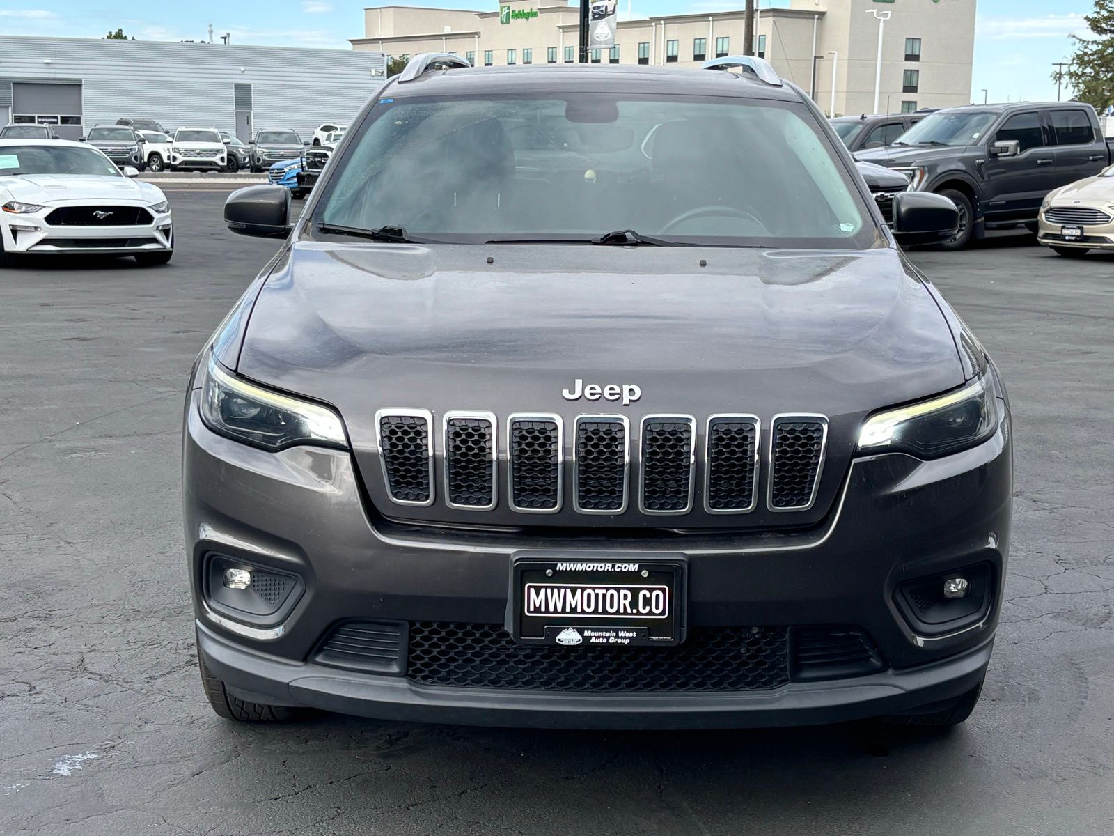 Vehicle Image 2