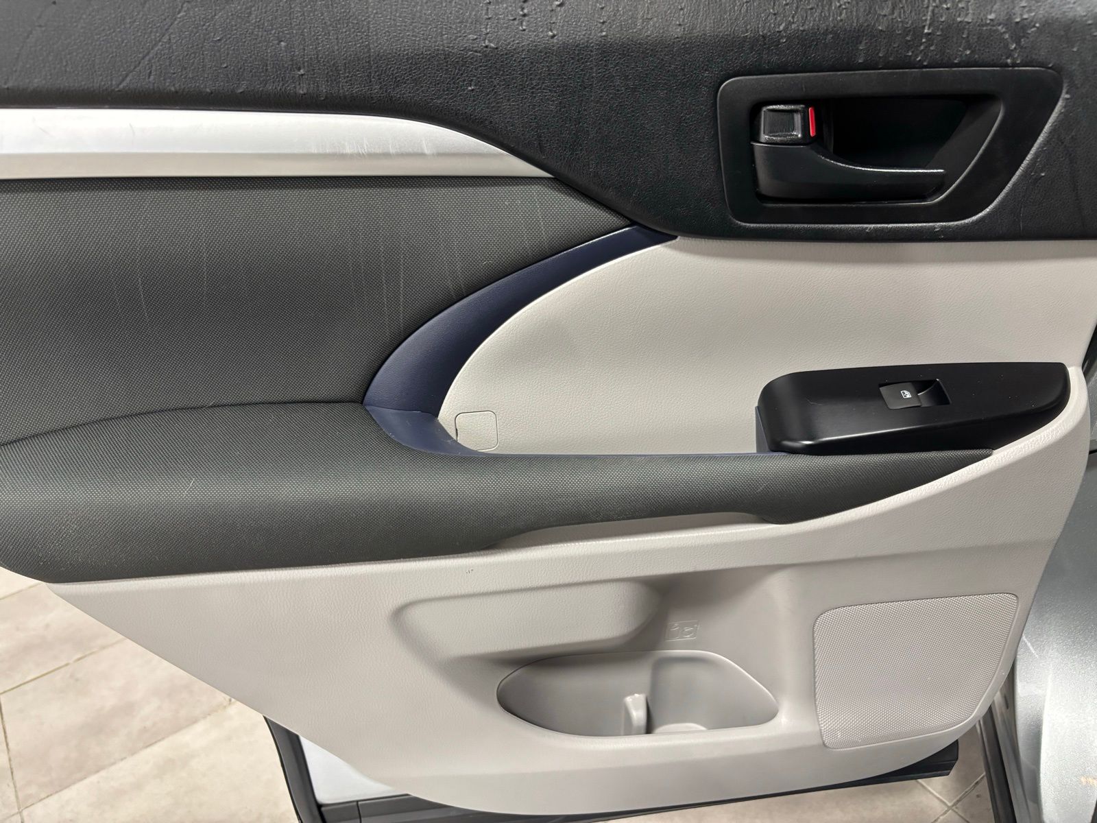 Used Car 2019 Toyota Highlander  For Sale Under $25,000 In Austin, Texas