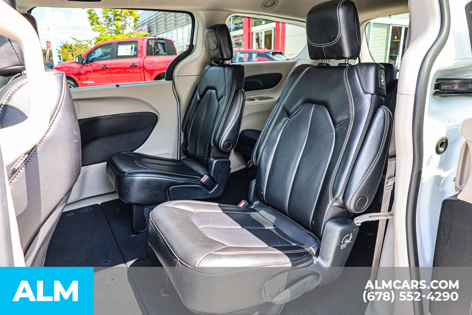 2023 Chrysler Pacifica Touring L photo 13