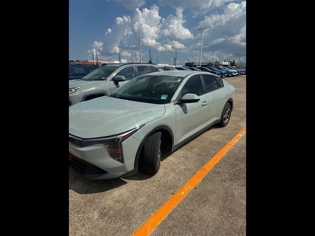 2025 Kia K4 LXS FWD