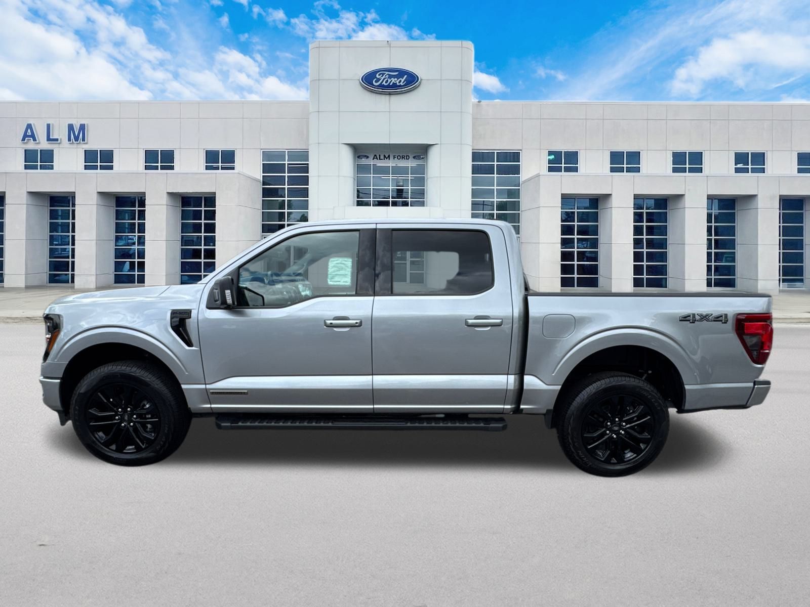New 2025 Iconic Silver Metallic Ford XLT image 9