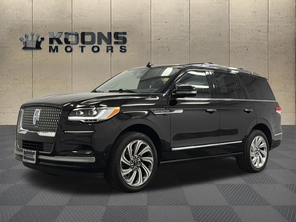 Infinite Black Metallic Clearcoat 2022 Lincoln Navigator SUV / Crossover Four-Wheel Drive Automatic