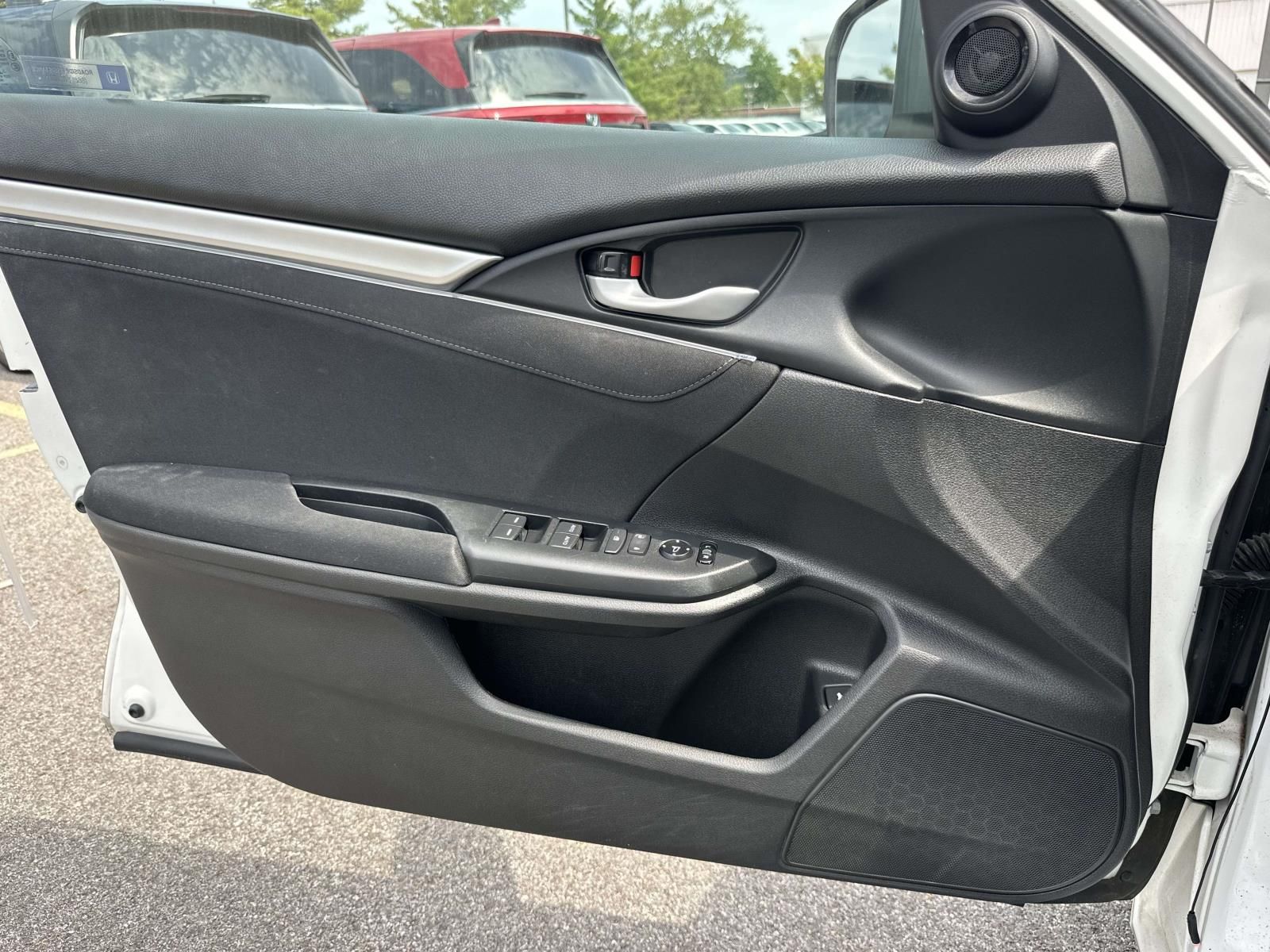 Used 2017  Honda EX image 22