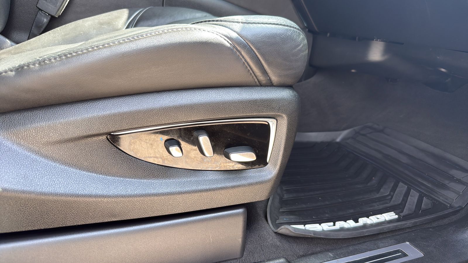 Used Car 2018 Cadillac Escalade  Luxury For Sale Under $30,000 In Austin, Texas