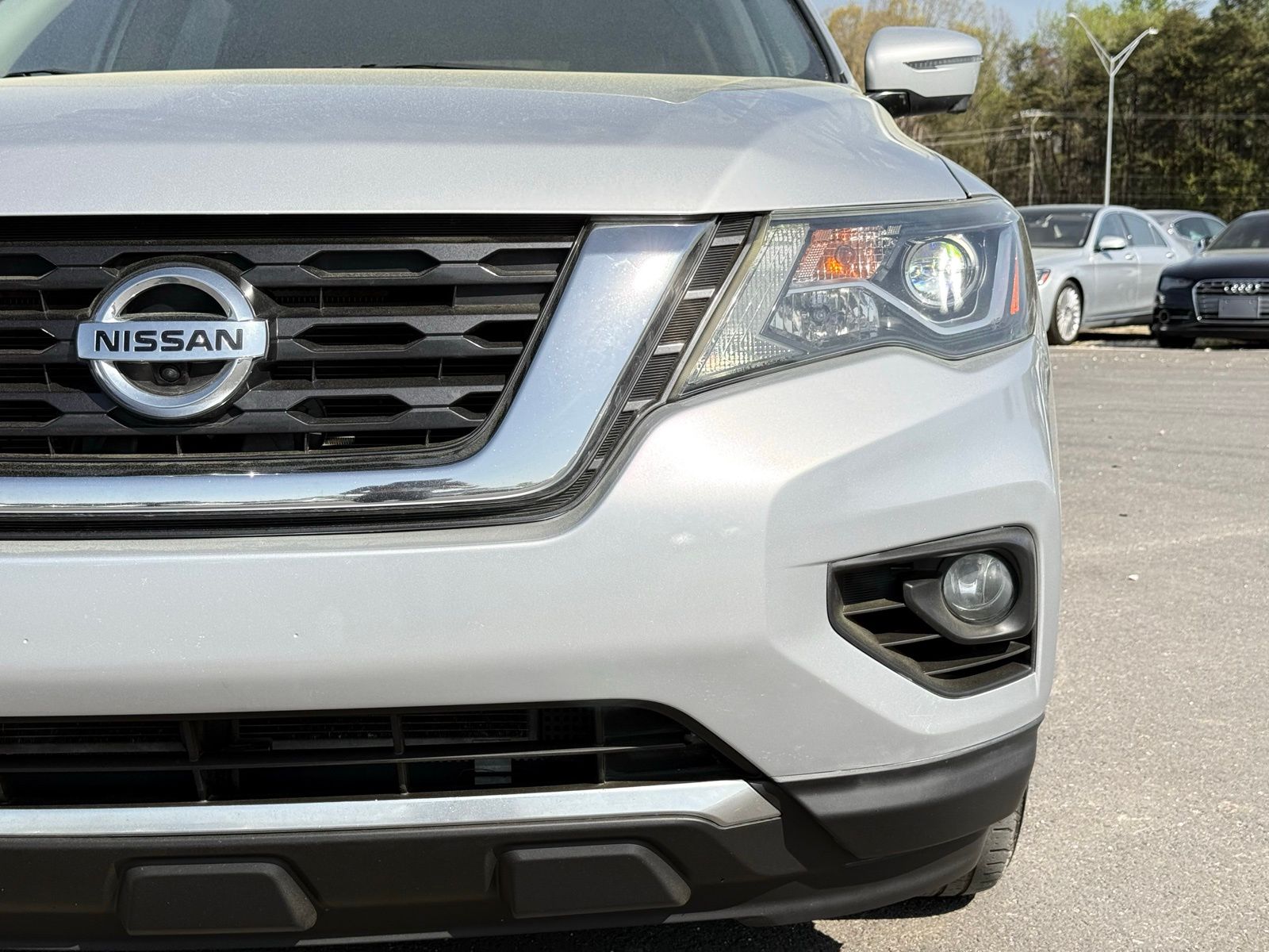 View vehicle photo 7