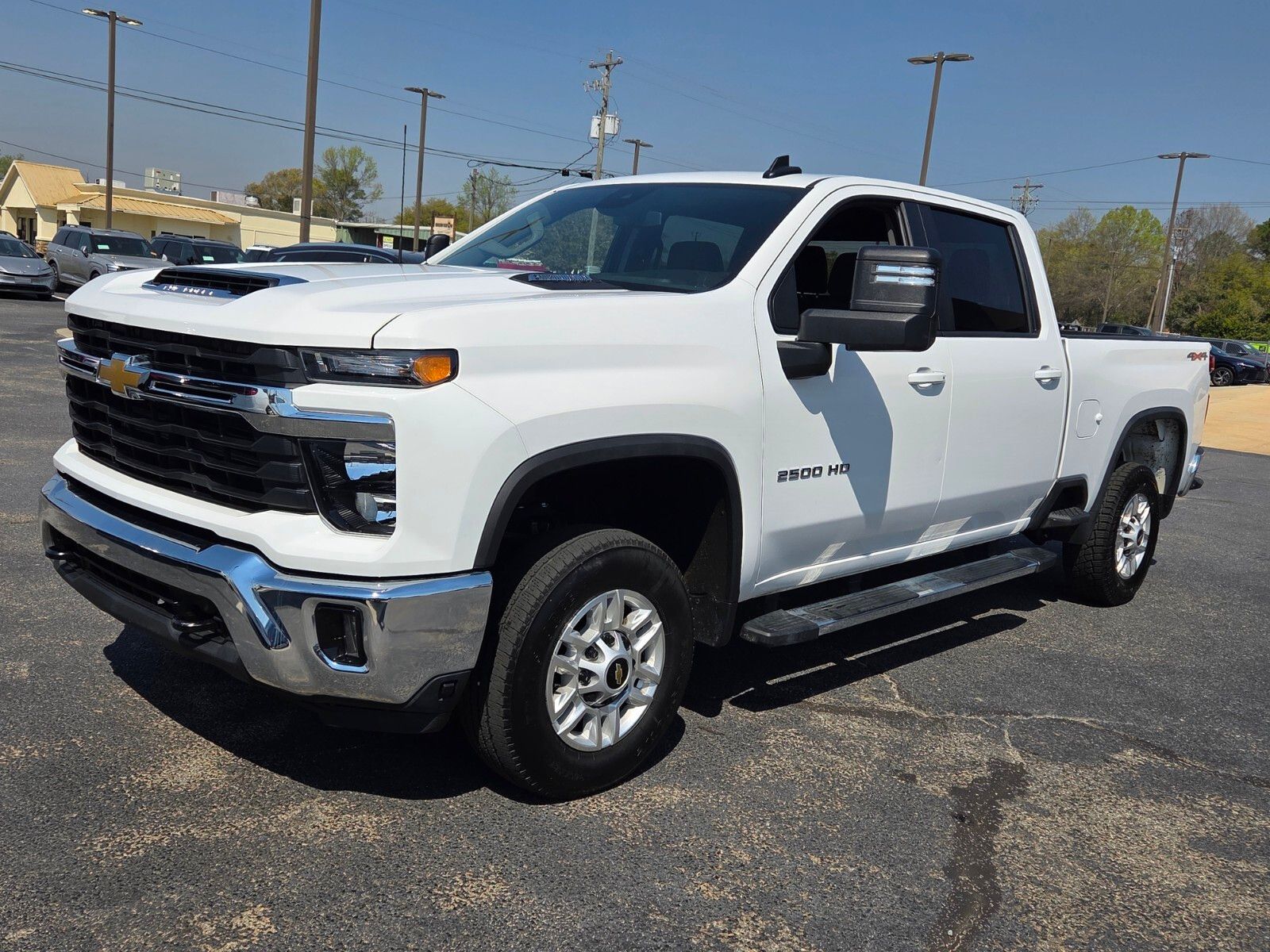 Used 2025 White Chevrolet LT image 3